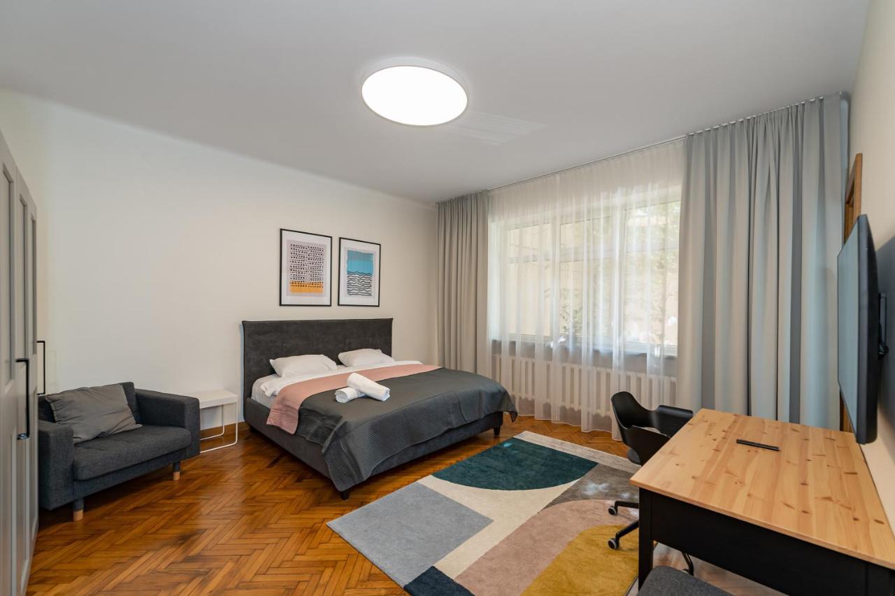 Downtown 4Bd Master Apartment By Hostlovers Kaunas Exteriér fotografie