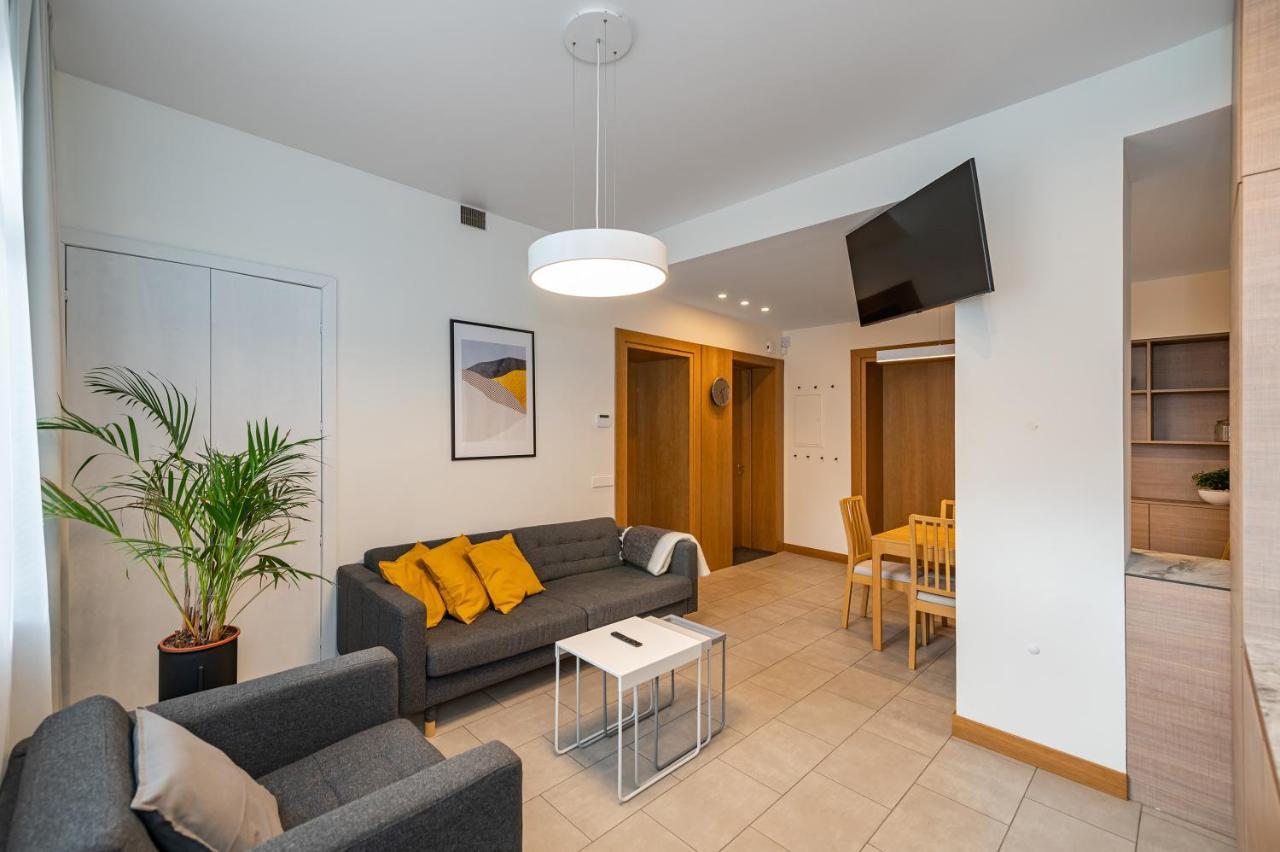 Downtown 4Bd Master Apartment By Hostlovers Kaunas Exteriér fotografie